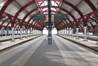 trainstationemptyplatform1110hi_1.jpg