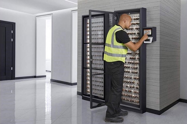 nstrakesecurityessen24.jpg