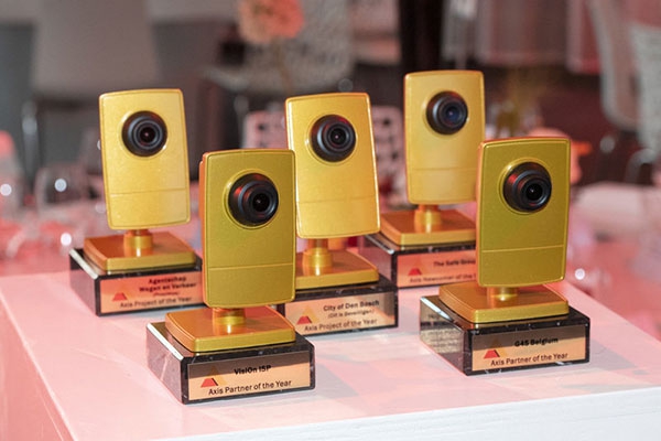 topinaxispartnerawards.jpg